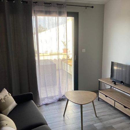 Studio Meuble Du Bourg Puymiclan Dış mekan fotoğraf