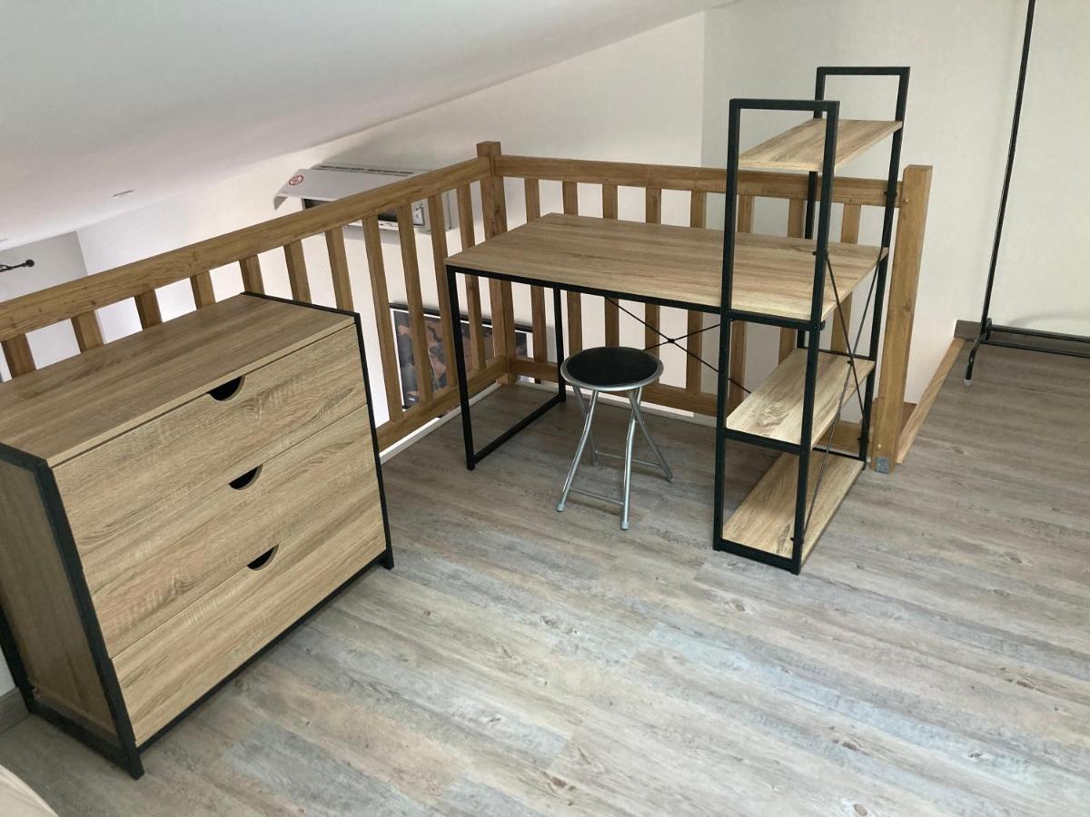 Studio Meuble Du Bourg Puymiclan Dış mekan fotoğraf